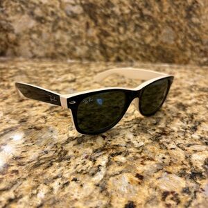 Authentic Ray Ban New Wayfarer